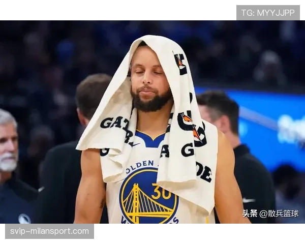 库里连续高分难救主,勇士需及时调整策略重拾胜势 库里连续高分难救主,勇士需及时调整策略重拾胜势